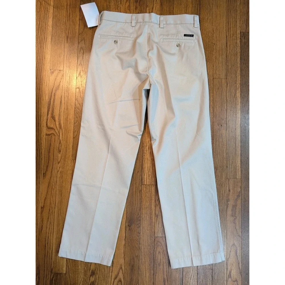 Levis Dockers D1 Mens Slim fit 34 x 30 Flat Front Khaki beige Cotton dress pants